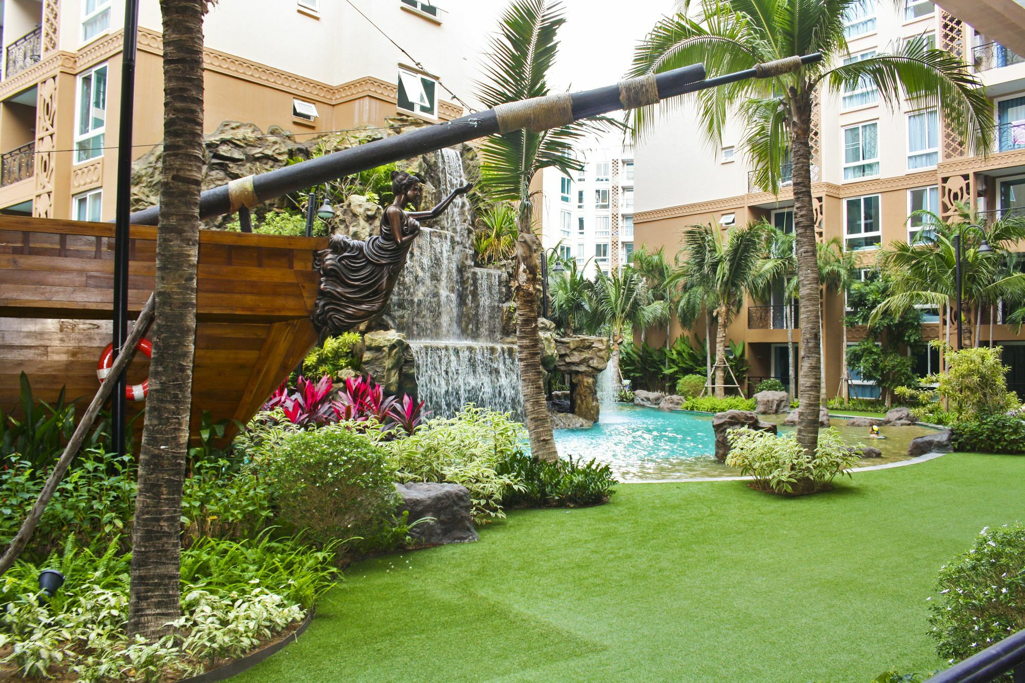 Atlantis Condo Resort Jomtien Beach Esterno foto